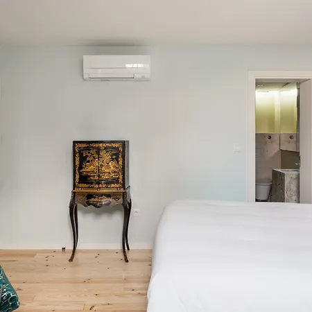 Joivy Flats Next To Rossio Square And Main Attractions *