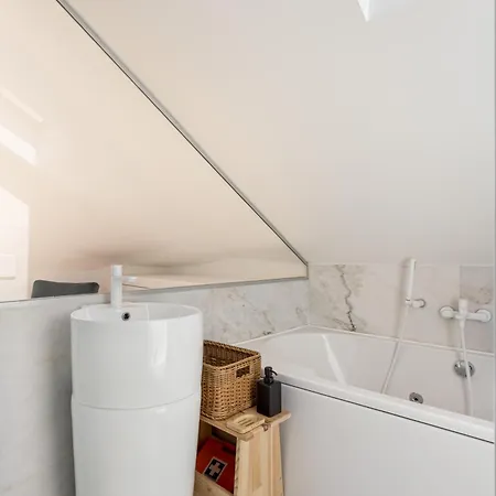 Joivy Flats Next To Rossio Square And Main Attractions