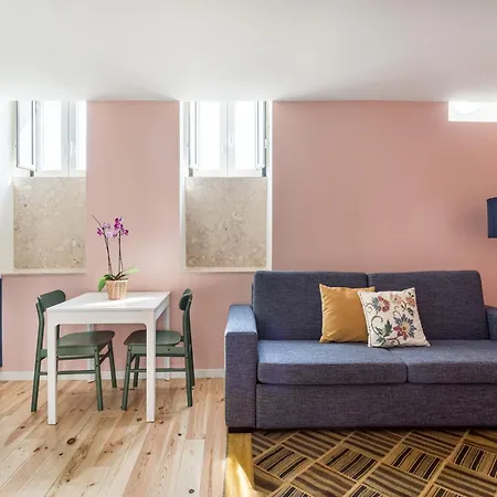 Joivy Flats Next To Rossio Square And Main Attractions *