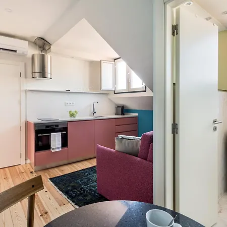 Joivy Flats Next To Rossio Square And Main Attractions *