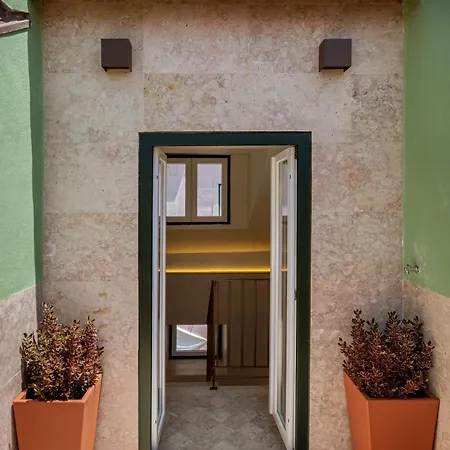 Joivy Flats Next To Rossio Square And Main Attractions *